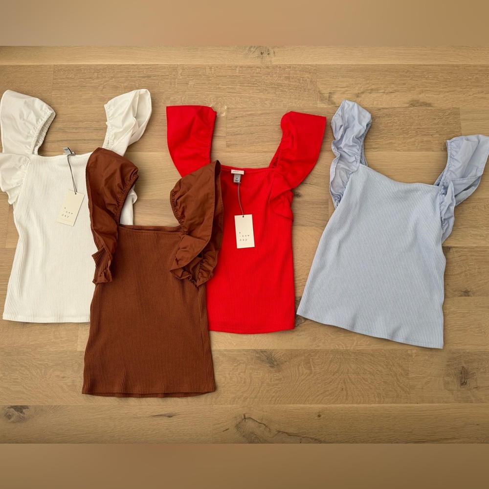 Target a new day Flutter Sleeve Tanks (Size XS)
